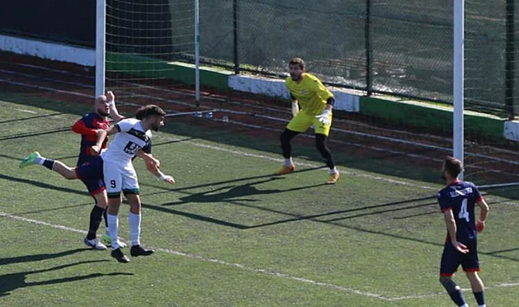 BAL'da tek kaybeden Alaçamspor