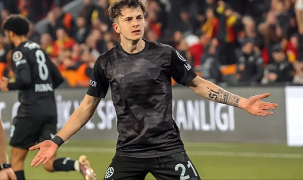 Beşiktaş, Emirhan Delibaş ile Yollarını Ayırdı