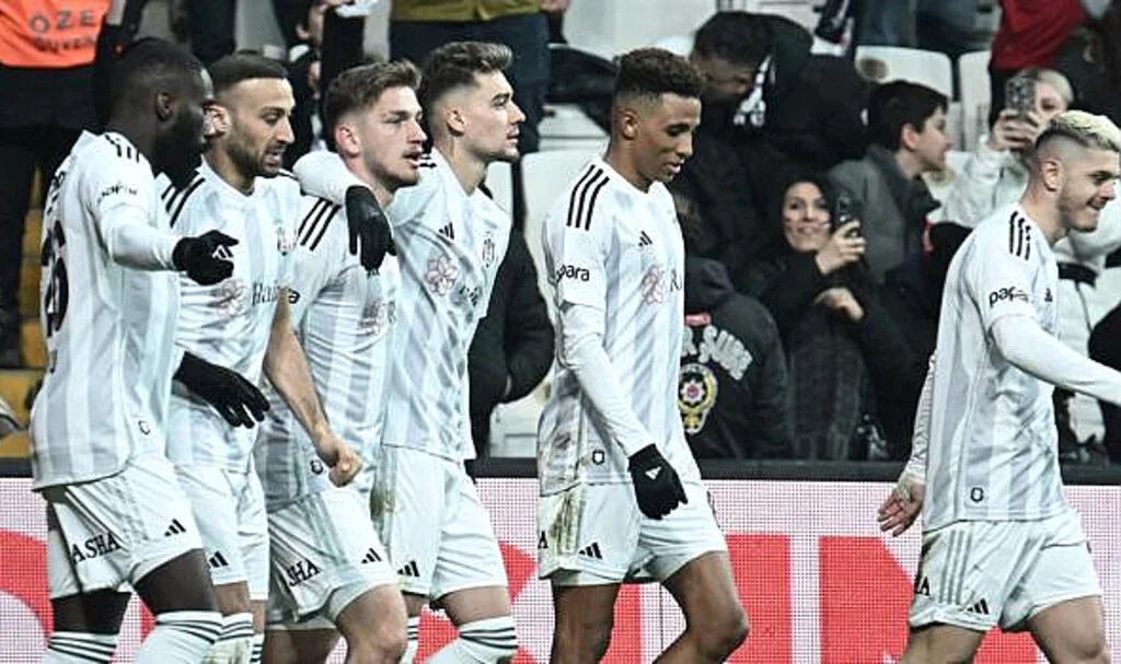 Beşiktaş, Konyaspor'u 2-0 mağlup etti