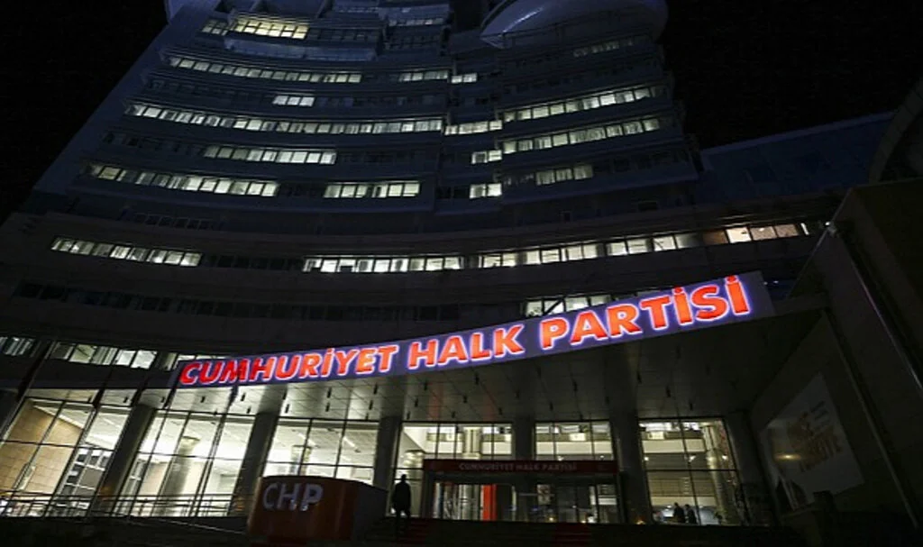 CHP'de aday değişikliği! 2 ilçenin adayı değişti