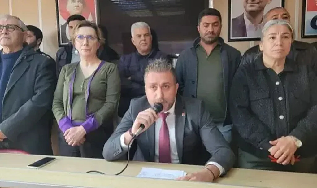 CHP Didim İlçe Yönetimi Toplu İstifa Etti: 'Hiçbir Şekilde Dikkate Alınmadık'