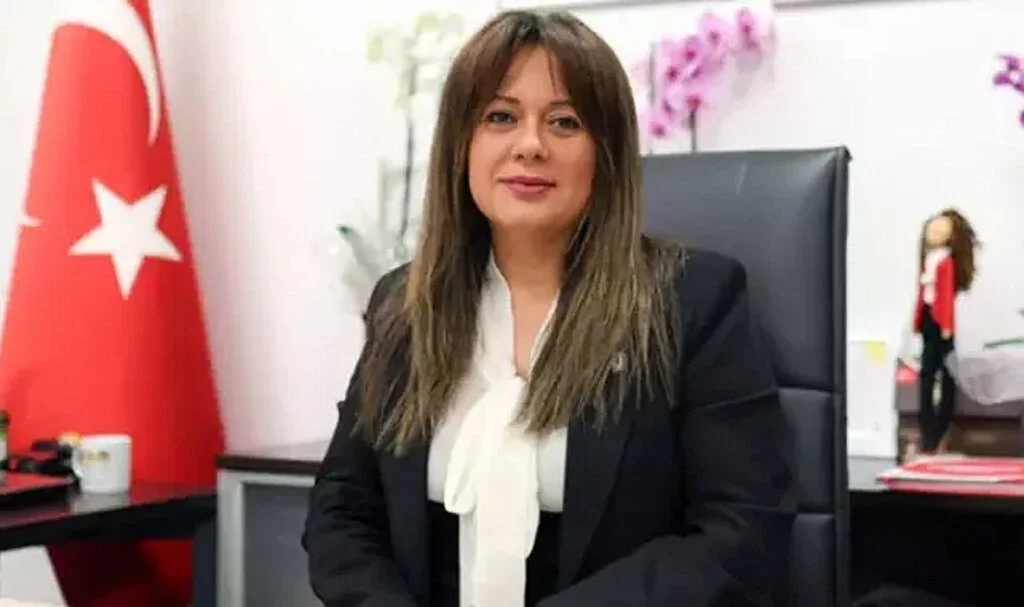 CHP Genel Başkan Yardımcısı Koza Yardımcı görevinden istifa etti!