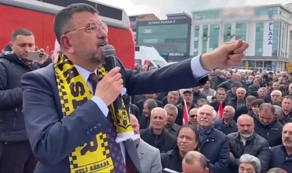 CHP'nin Malatya Adayı Veli Ağbaba'dan Dikkat Çeken Sözler: "Emrinizdeyim, Elimi değil Gövdemi Sokmaya Geldim"