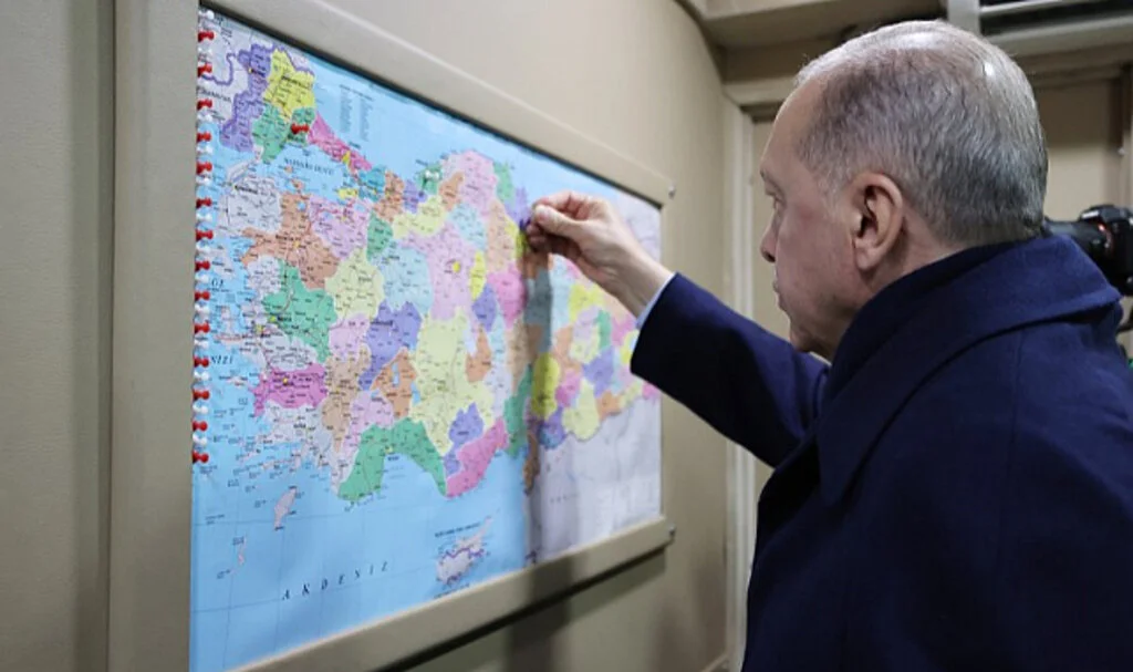 Cumhurbaşkanı Erdoğan: "Biz, yarım asra yaklaşan siyasi hayatımızın son 30 yılını şehirlerimize ve ülkemize hizmetle geçirdik.