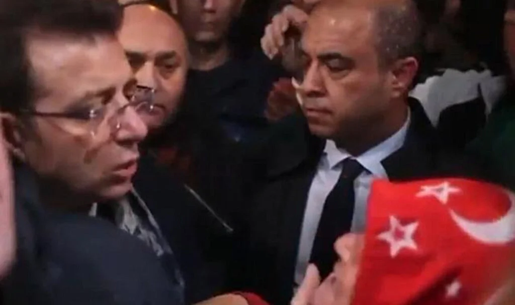 Ekrem İmamoğlu'na depremzede feryat etti! "Sen bizim evladımızsın ama o Lütfü Savaş’ı asla istemiyoruz"