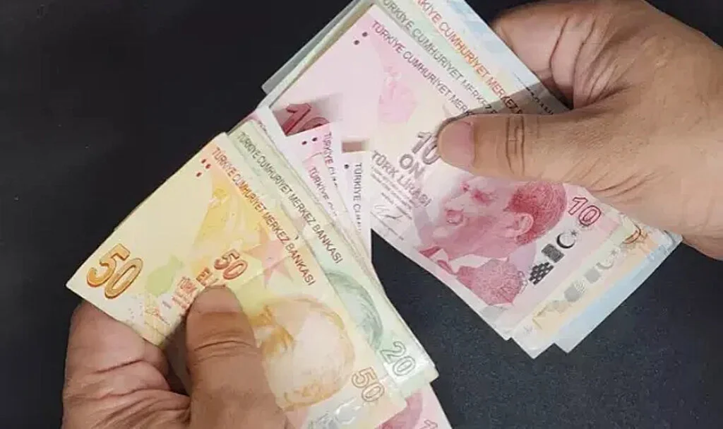 Emekliler dikkat, banka hesaplarınızı kontrol edin!