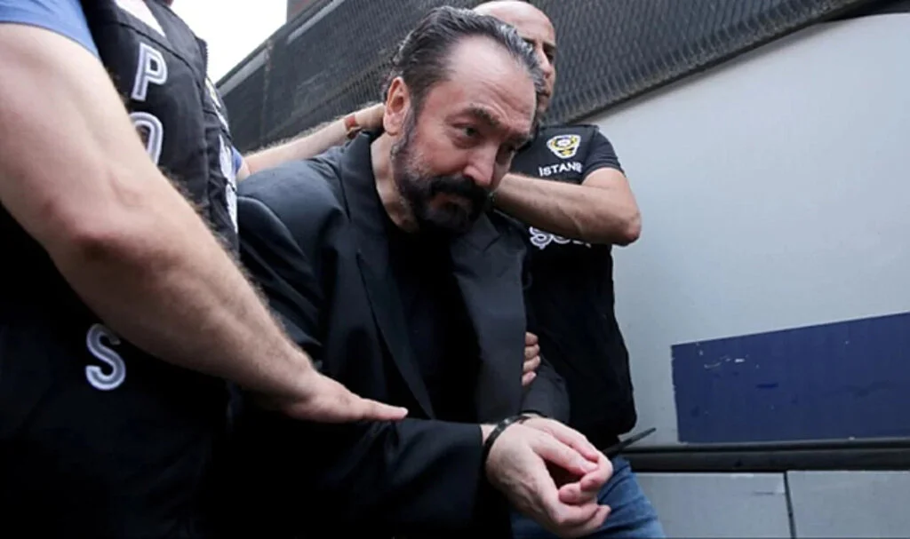 Eski Mali Şube Müdürü Furkan Sezer'den Adnan Oktar Yapılanmasına İlişkin Uyarı: "Erzurumlular Uyanık Olsun"