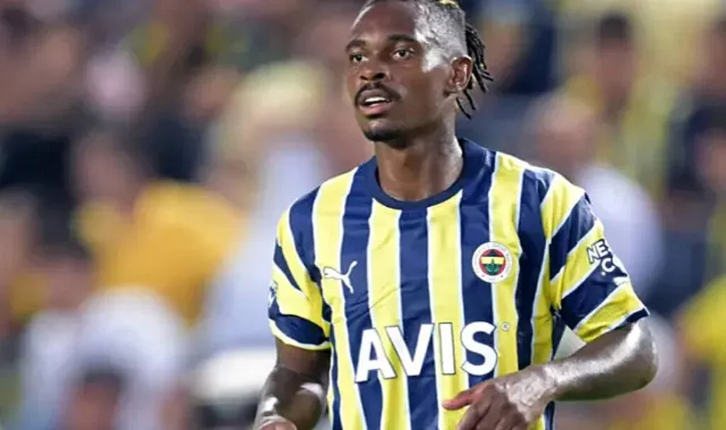 Fenerbahçe'de bir ayrılık daha yaşandı! 