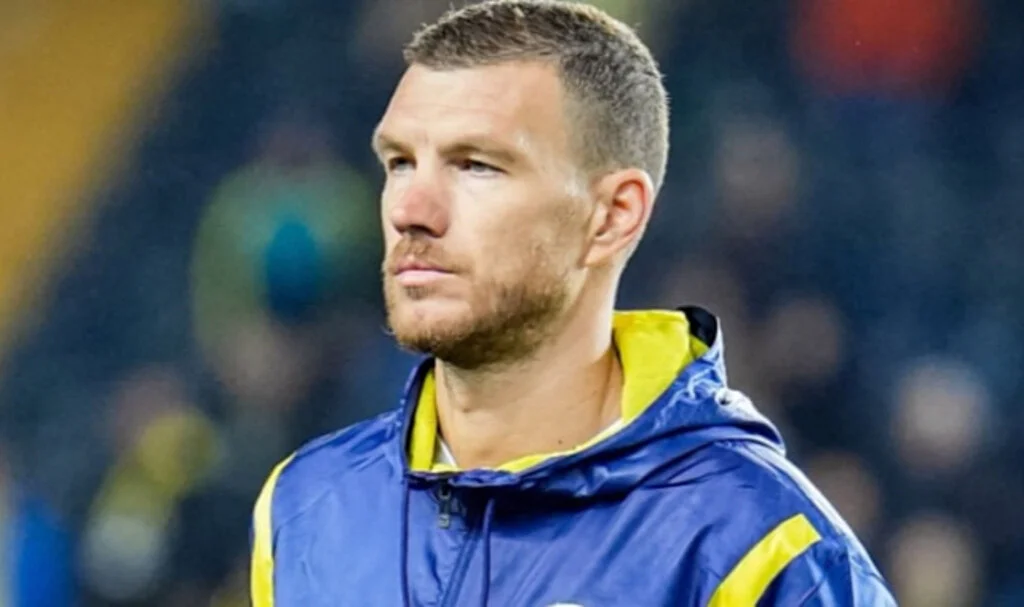 Fenerbahçe'de Edin Dzeko, Kasımpaşa Maçı Hazırlıklarında Salonda Çalıştı