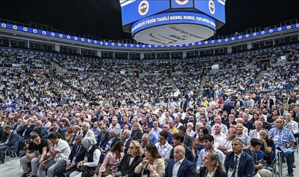 Fenerbahçe'den 5 bin kulüp üyesine uyarı: Kayıtlarınız silinecek