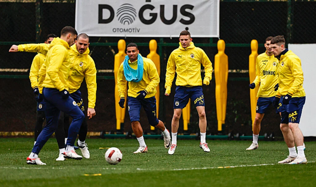 Fenerbahçe, Rizespor maçı hazırlıklarını sürdürüyor