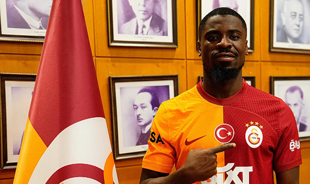 Galatasaray'ın yeni transferi imzayı attı