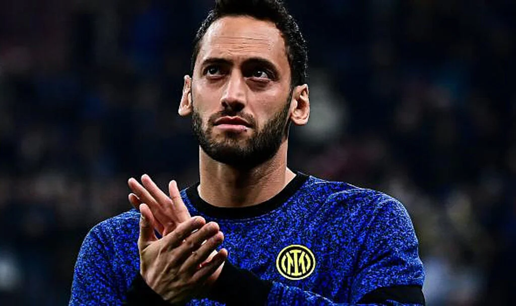 Hakan Çalhanoğlu'nda kas gerilmesi tespit edildi