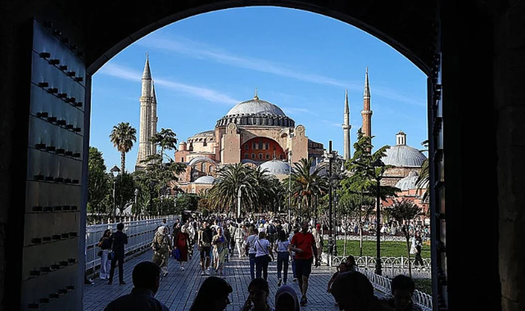 İstanbul Turist Çekme Gücünü Artırarak Son 10 Yılda Yüzde 66 Arttı