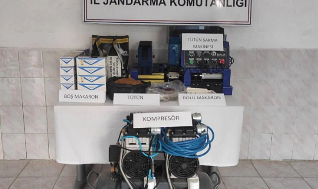 Jandarmadan kaçak tütün satıcılarına baskın