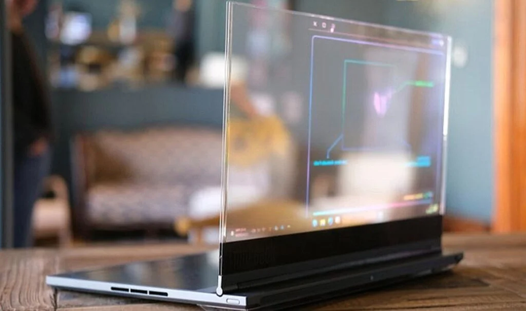 Lenovo, Bilim Kurgu Gibi Şeffaf Ekranlı Laptop'u Tanıttı