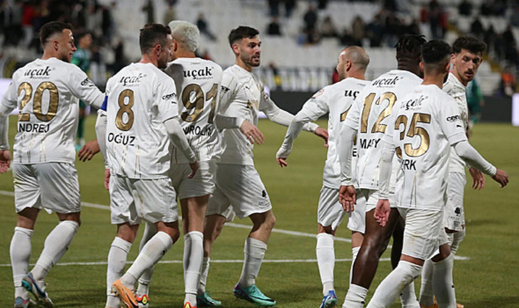 Manisa FK, Giresunspor'u mağlup etti