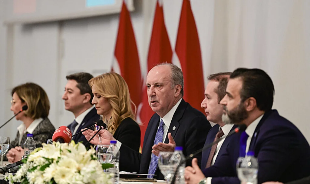 Memleket Partisi Genel Başkanı Muharrem İnce adaylarına, bağış istedi 