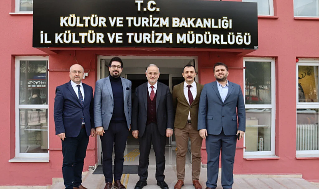 OMÜ Rektörü Prof. Dr. Yavuz Ünal, Amasya İl Kültür ve Turizm Müdürü Seven'i Ziyaret Etti