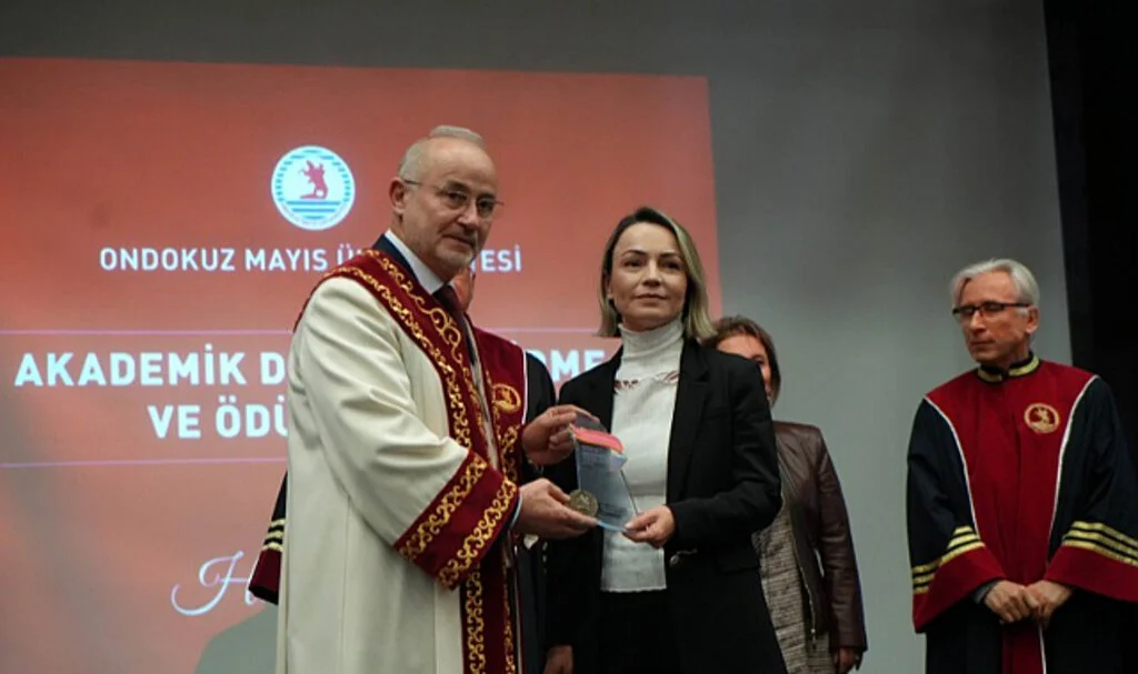 Ondokuz Mayıs Üniversitesi'nde Akademik Başarı ve Ödüller Törenle Taçlandırıldı