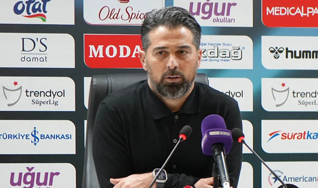 Rizespor'da İlhan Palut'tan Samsunspor mağlubiyeti sonrası açıklamalar