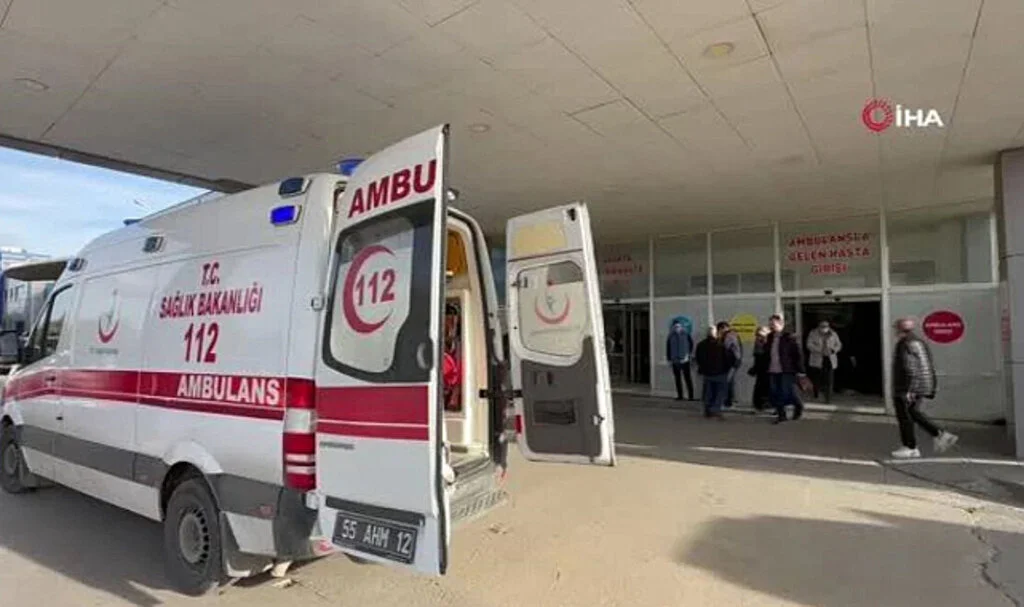 Samsun Çarşamba'da Gıda Zehirlenmesi Şüphesi: 15 Kişi Hastaneye Kaldırıldı