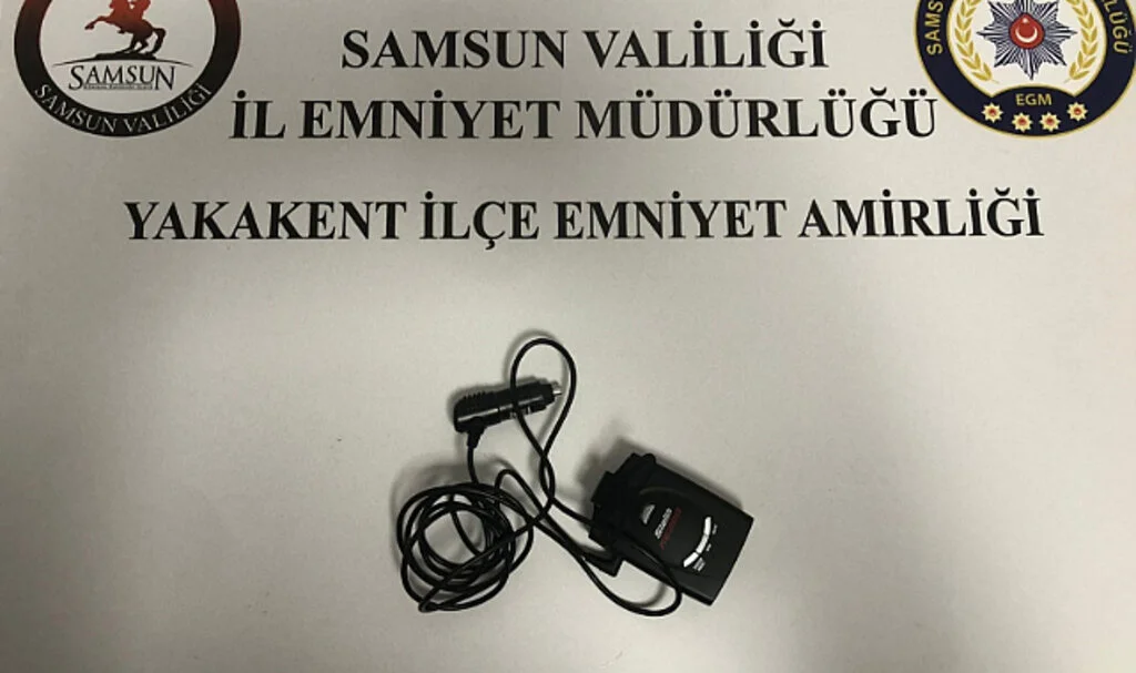 Samsun'da aracında radar cihazı bulunan sürücüye 12,977 TL ceza