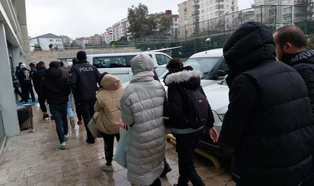 Samsun'da bir kişiyi silahla yaralayan 2 kişi adliyeye sevk edildi