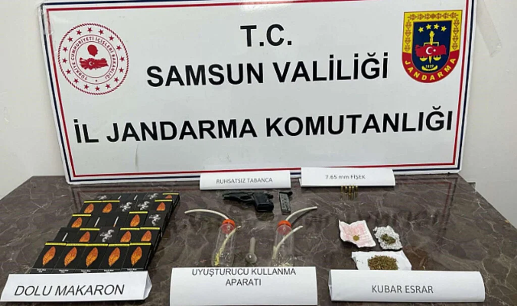 Samsun'da jandarma bir evde uyuşturucu ve silah ele geçirdi