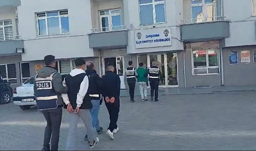 Samsun'da otomobil hırsızları yakalandı