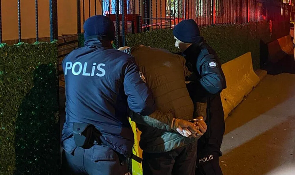 Samsun'da Petshop Malzemesi Yüklü Araçta Silah Deposu Bulundu