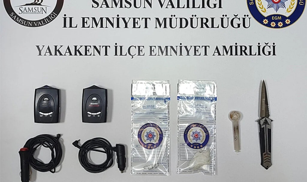Samsun'da Radar Tespit Cihazları ve Uyuşturucu Madde Yakalandı