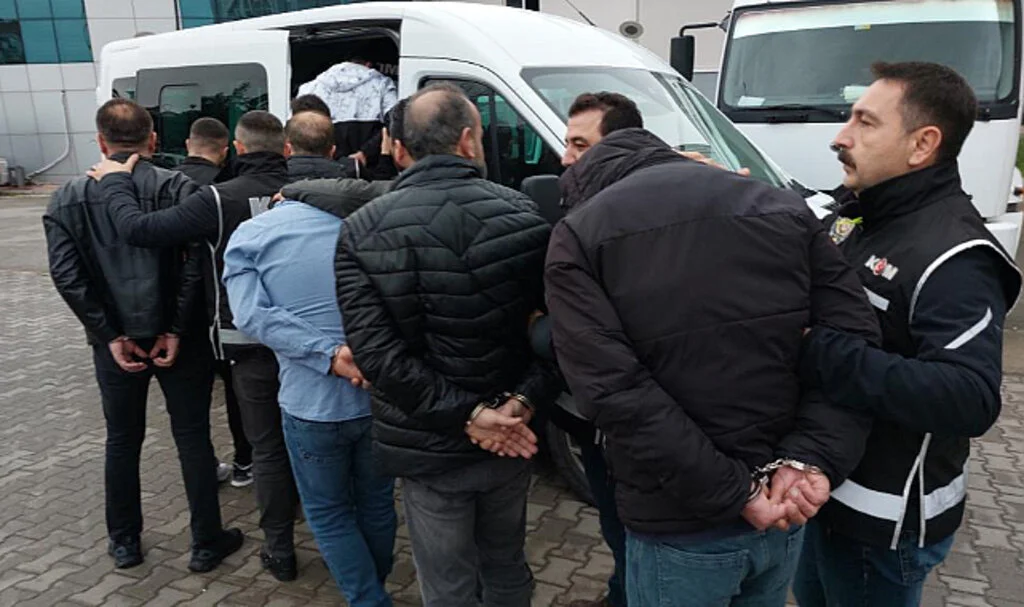 Samsun'da Suç Örgütü Operasyonunda 8 Kişi Adliyeye Sevk Edildi