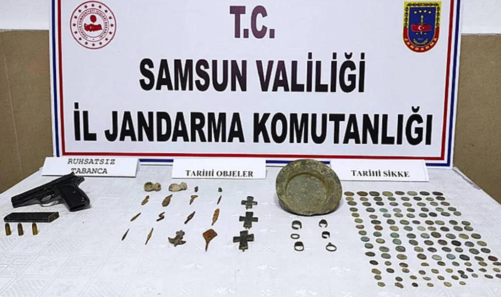 Samsun'da Tarihi Eser Operasyonu: 190 Parça Eser Ele Geçirildi