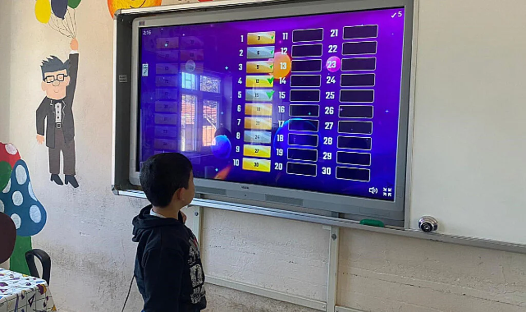 Samsun'daki Tüm Okullar Etkileşimli Tahtalarla Donatıldı