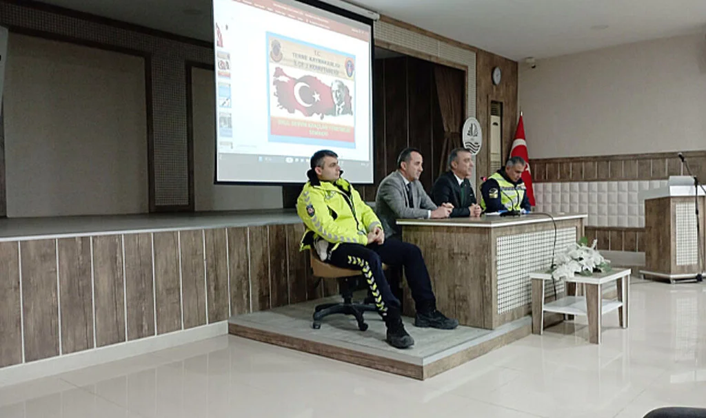 Samsun Terme'de servis sürücülerine seminer verildi