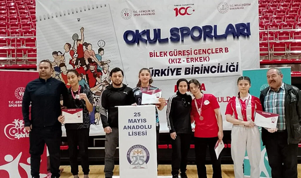 Samsunlu öğrencinin bileği bükülmedi
