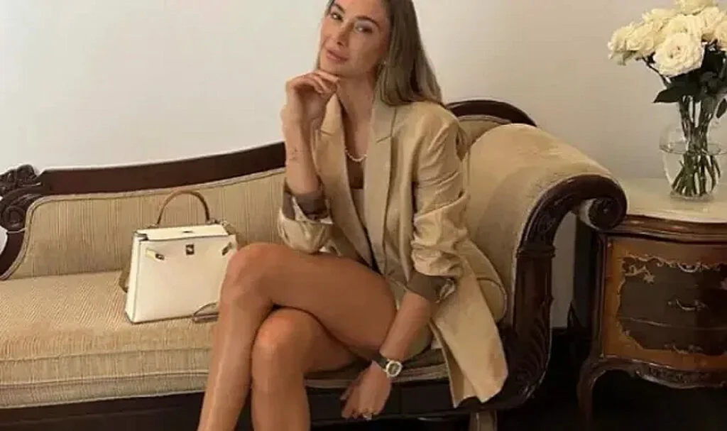Şeyma Subaşı kırmızı bikinisiyle poz verdi! Sosyal medyayı salladı