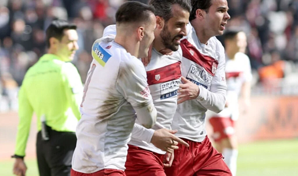 Sivasspor Pendikspor karşısında 4 gollü şov yaptı