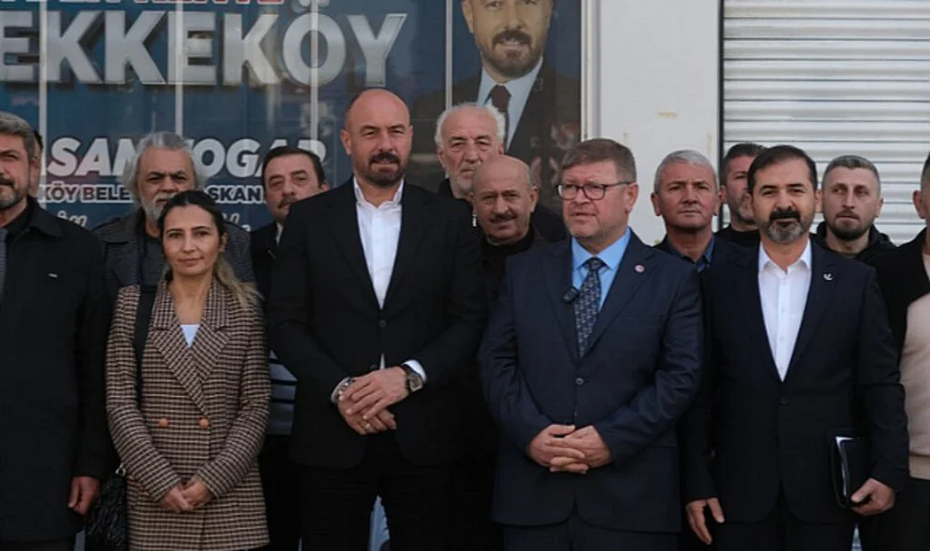 Togar’dan pankartı kurşunlayan şahsın 'işten atıldım' iddiasına yanıt;  'İlçenize ve gençlere  sahip çıkın'
