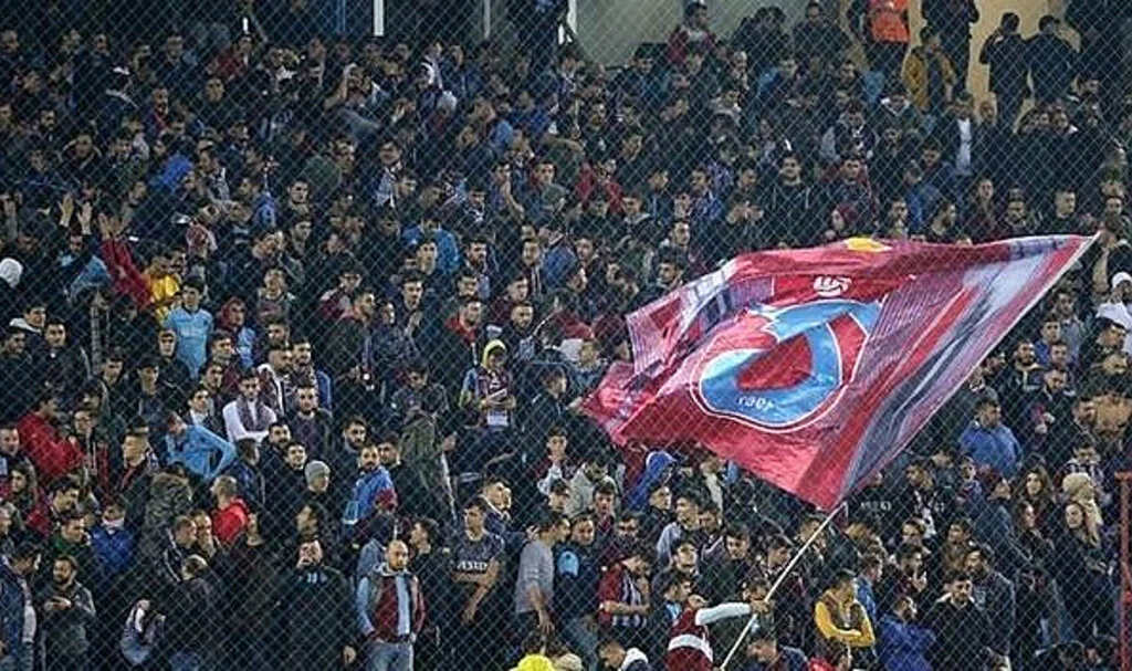 Trabzonspor taraftarı isyan etti! "Avcı istifa, yönetim istifa"
