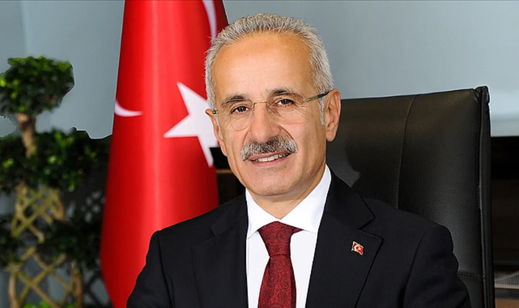 Ulaştırma ve Altyapı Bakanı: Yusufeli Merkez Viyadüğü Tamamlanma Aşamasında