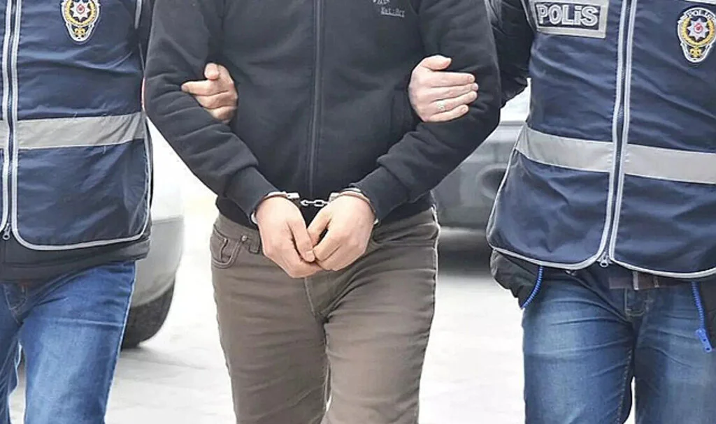 Uyuşturucu tacirlerine darbe: 4 gözaltı