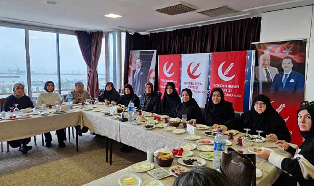 Yeniden Refah Partisi Kadın Kolları Samsun'a çıkarma yaptı