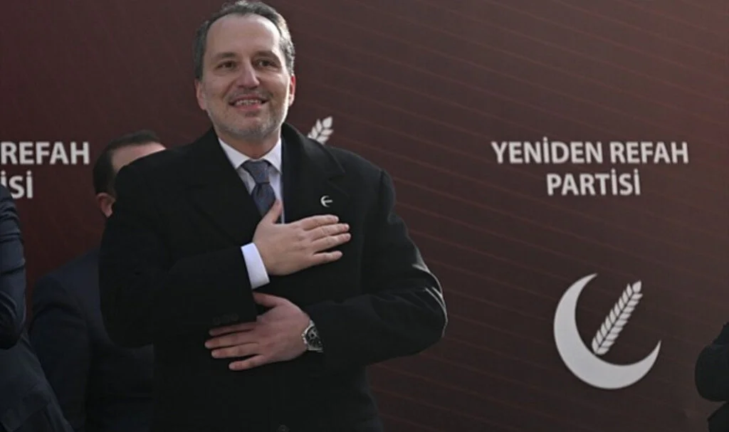 Yeniden Refah Partisi'nden İstanbul hamlesi! AK Partili isme adaylık teklif ettiler
