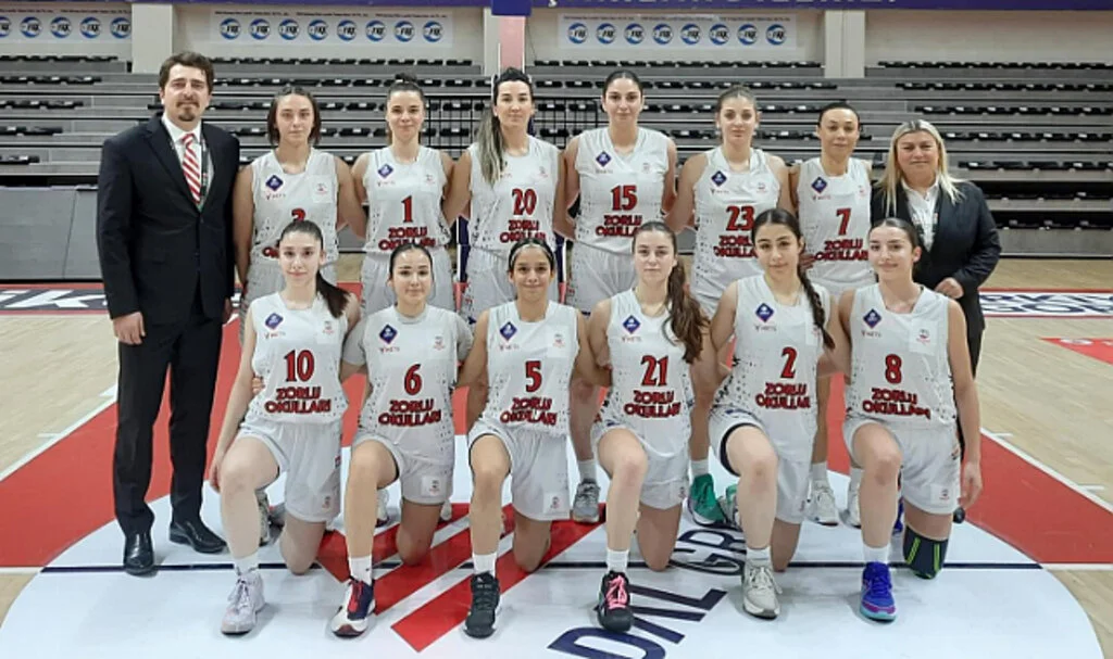 Zorlu'nun kızları kıl payı kaçırdı