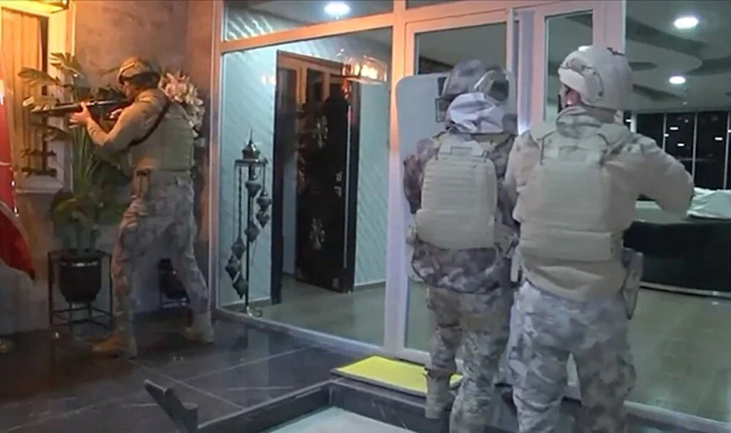 Adana Merkezli "Sibergöz-23" Operasyonunda 146 Şüpheli Yakalandı