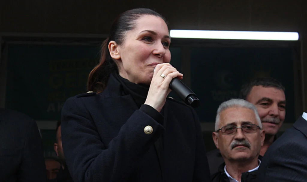 AK Parti Genel Başkan Yardımcısı Çiğdem Karaaslan, Tekkeköy'de vatandaşlarla buluştu
