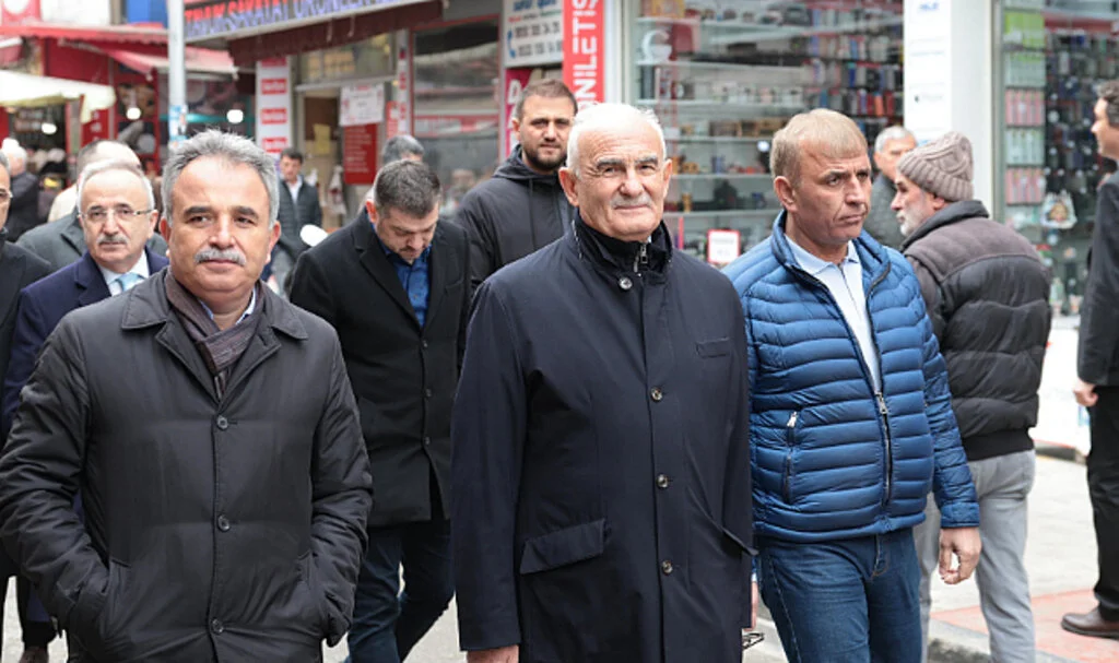 AK Parti Genel Başkan Yardımcısı Yılmaz, Samsun'da esnafı ziyaret etti:
