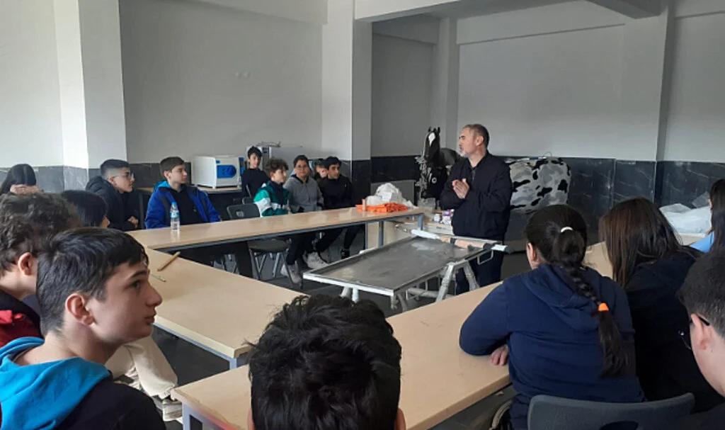 Atakum'da ortaokul öğrencilerine liselere hazırlık etkinlikleri